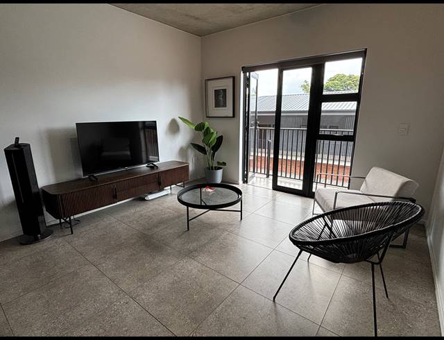 2 BEDROOM APARTMENT FOR SALE IN HYDE PARK